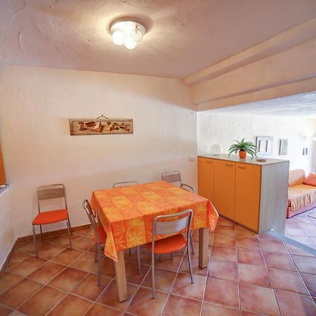 Delia Apartments Сан Теодоро Екстериор снимка